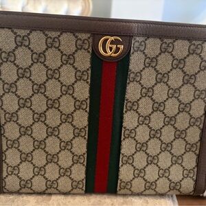 Gucci GG Supreme Canvas pouch  Bag in Brown with Green/Red Web